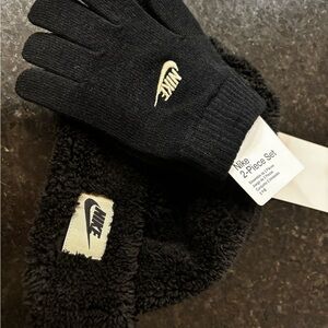 Nike Black Kid’s Hat and Gloves Set